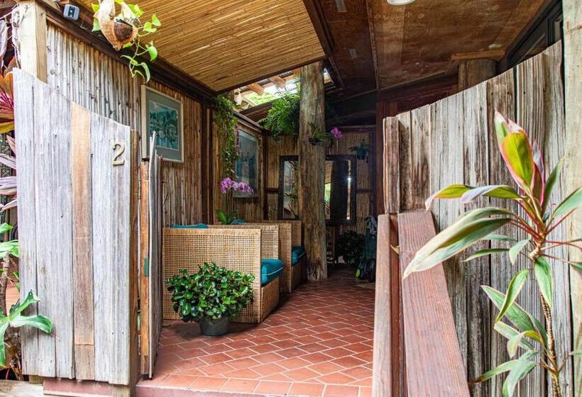 Люкс, The Kulani Maui