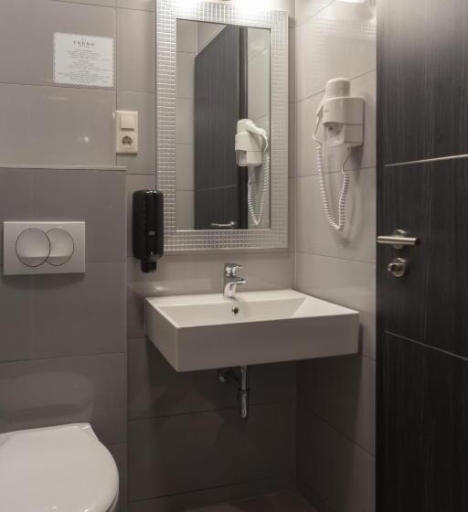 اتاق لوکس با چشم‌انداز دریاچه, Trend Deluxe Siófok