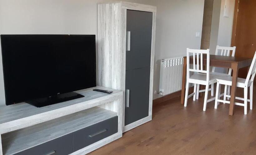 شقة غرفة واحدة, La Mediana Del Sella