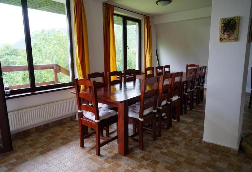 스탠다드 트리플 룸, Pensiunea Bella Predelut