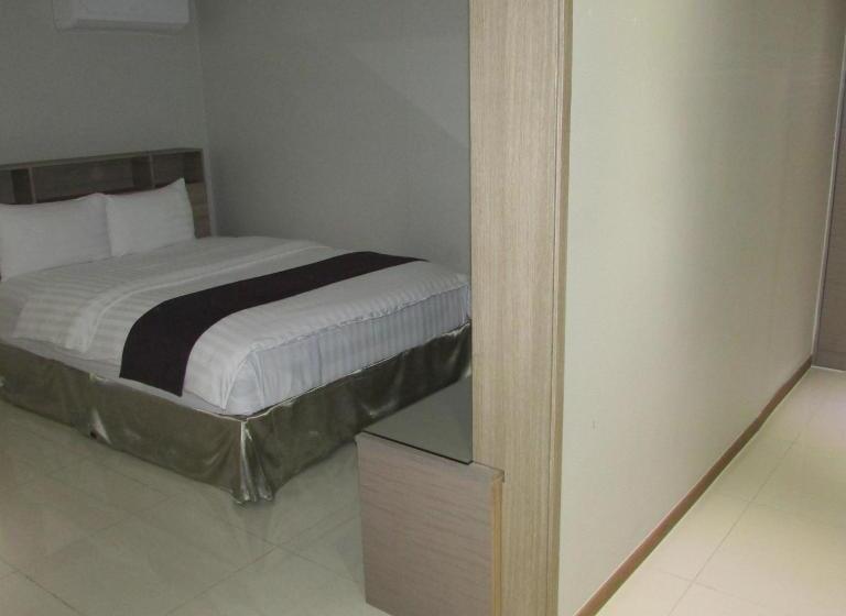 اتاق استاندارد یک نفره, J