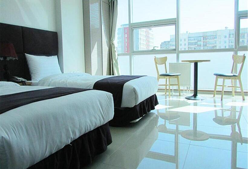 اتاق استاندارد, J