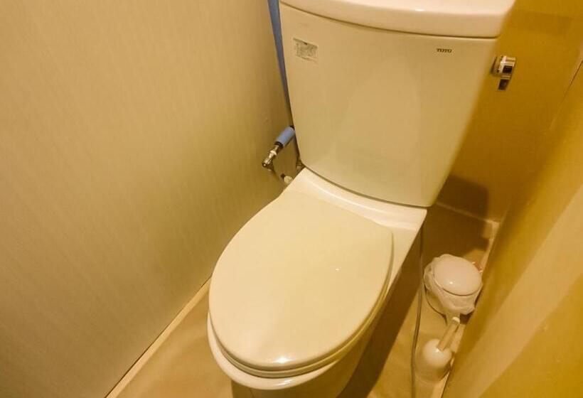 스탠다드 4인용 룸 공용 욕실, Relak Guest House 登別 Station