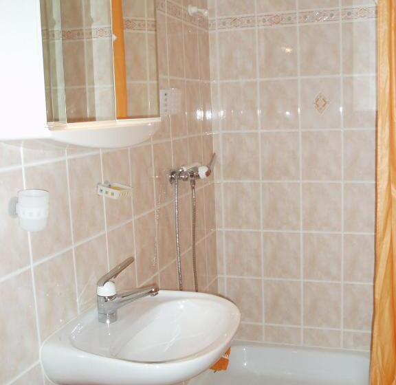Семейный Номер, B&b Gottardo