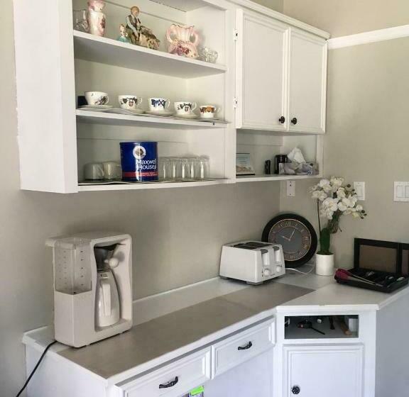 جناح مطلّ علي البحر, Seaview White House