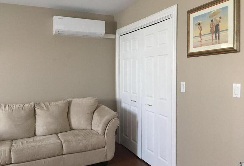 جناح مطلّ علي البحر, Seaview White House