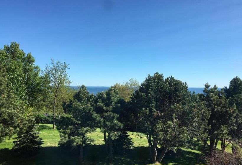 جناح مطلّ علي البحر, Seaview White House