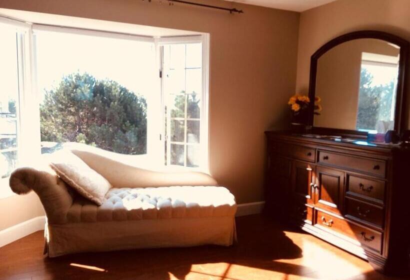 غرفة عائلية مطلّة علي البحر, Seaview White House