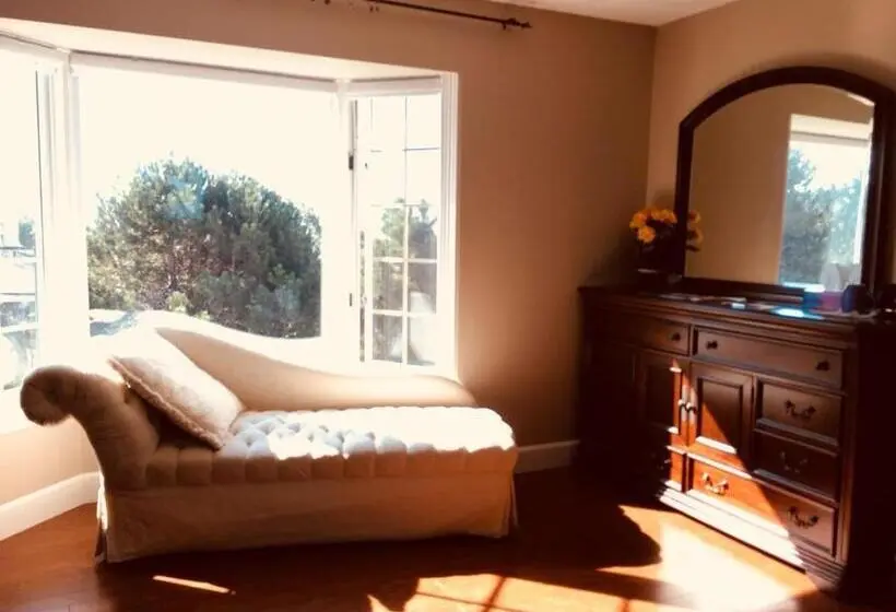 オーシャンビューファミリールーム, Seaview White House