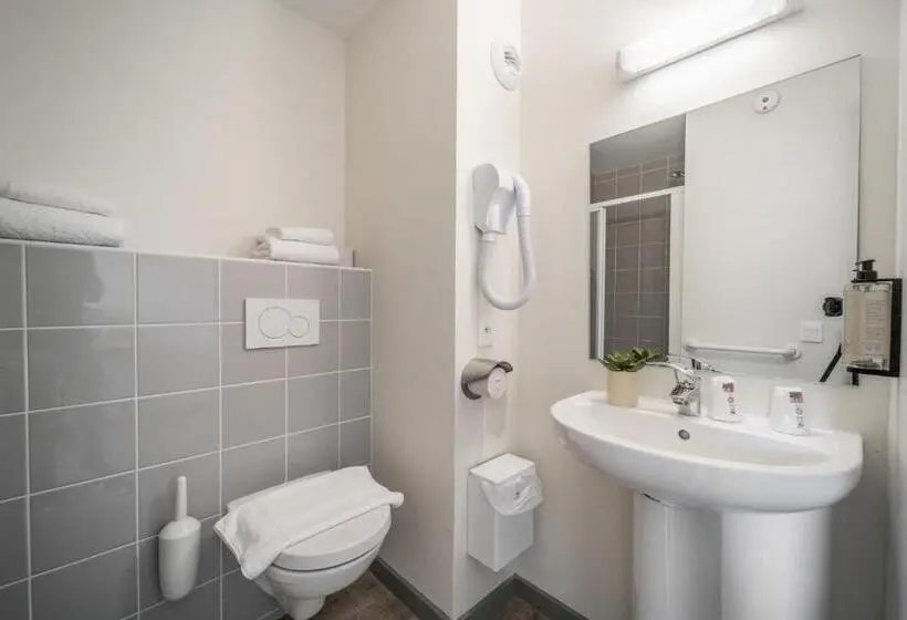 Economy Triple Room, Centre Jean Xxiii