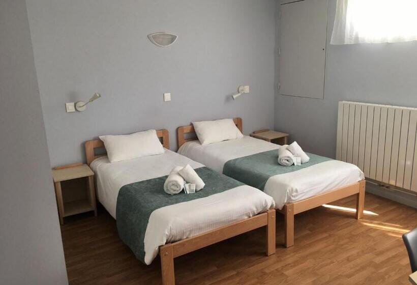 חדר אקונומי לשלושה, Centre Jean Xxiii