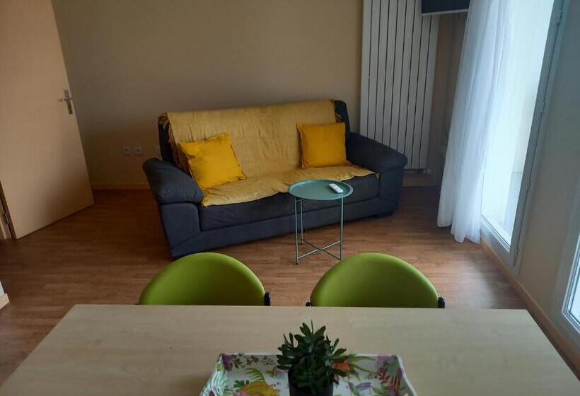 דירה בת חדר שינה 1 עם מרפסת, Centre Jean Xxiii