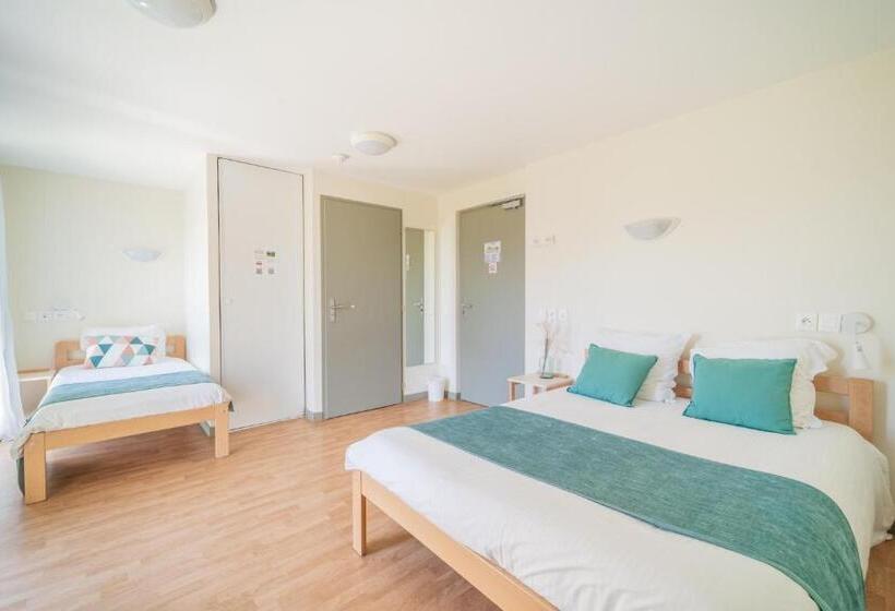 חדר אקונומי לשלושה, Centre Jean Xxiii