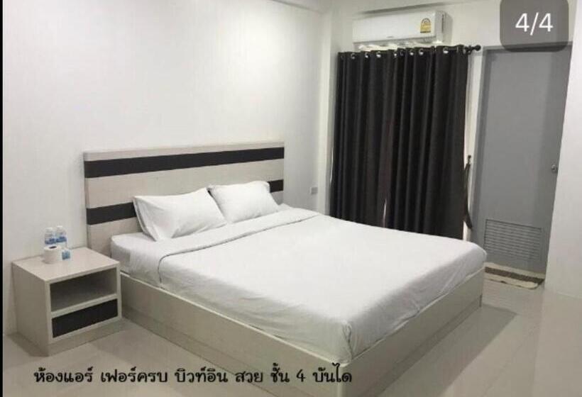 חדר סופריור, Jaroonwej Bangsaen