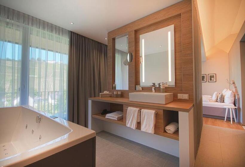 带按摩浴盆的套房, Restaurant Zur Marienburg