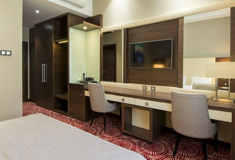 חדר סטנדרט, Senator