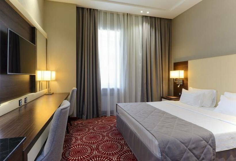 חדר סטנדרט, Senator