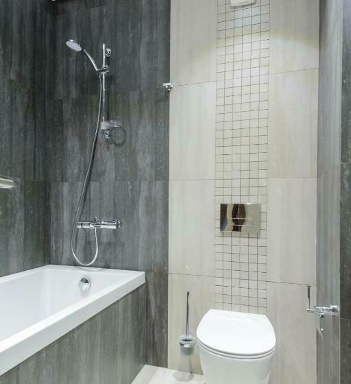 חדר סטנדרט יחיד, Senator