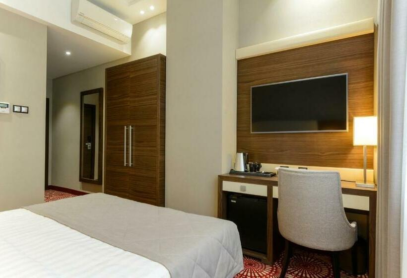 חדר סטנדרט יחיד, Senator