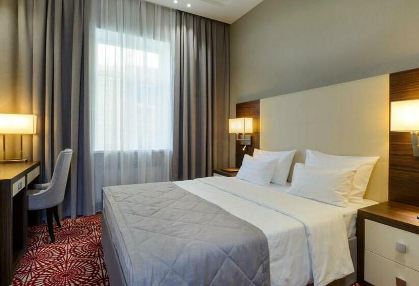 חדר סטנדרט יחיד, Senator