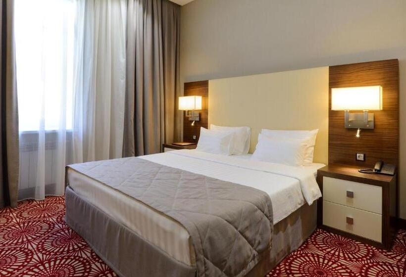 חדר סטנדרט, Senator