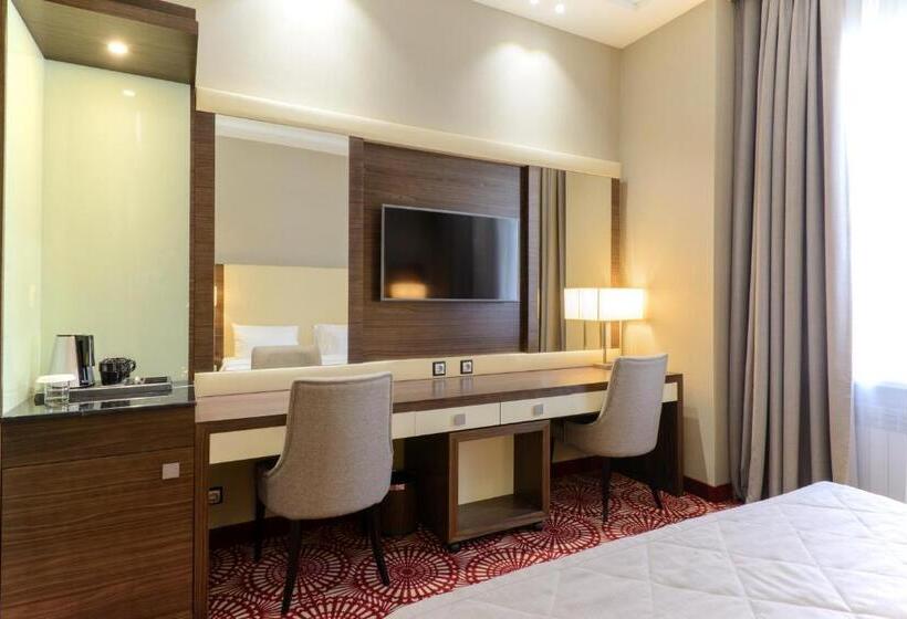 חדר סטנדרט, Senator