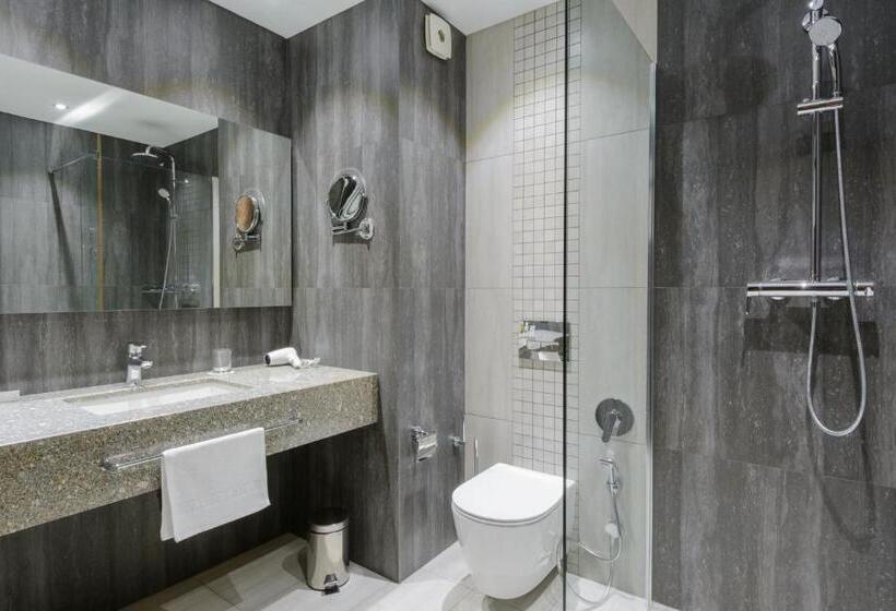 חדר סטנדרט, Senator