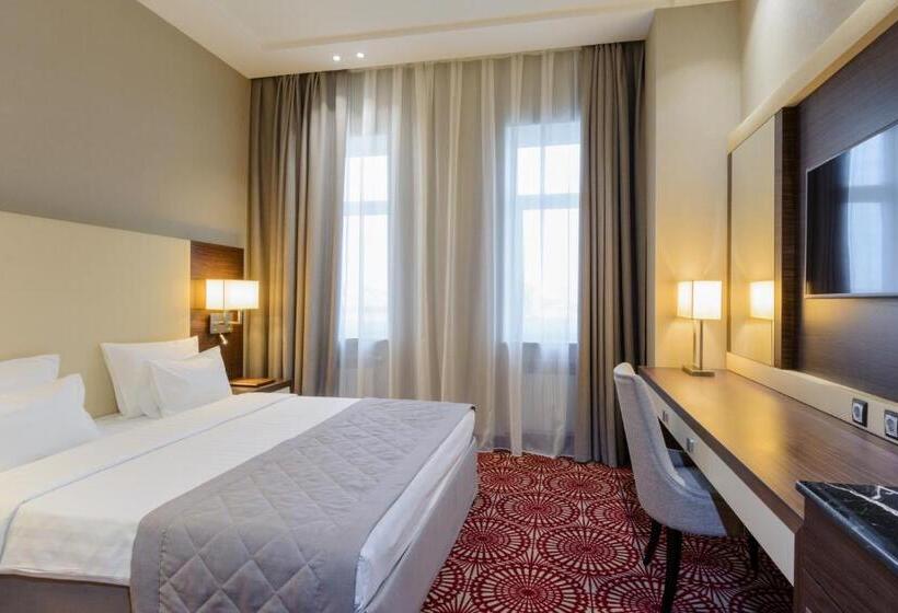 חדר דלוקס יחיד, Senator