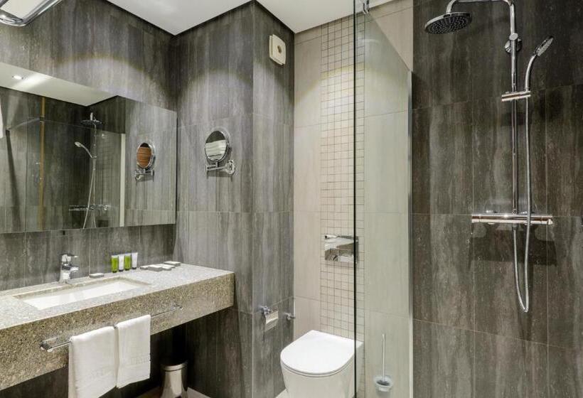 חדר דלוקס, Senator