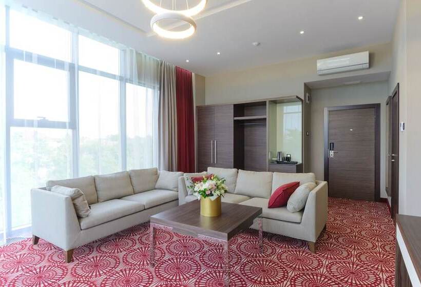 סוויטה אקזקיוטיב, Senator