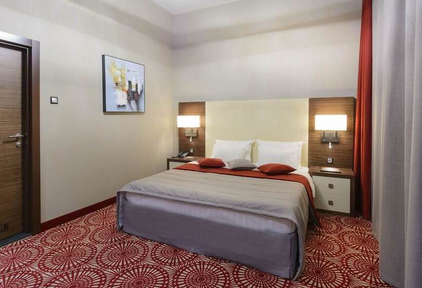 סוויטה נשיאותית, Senator