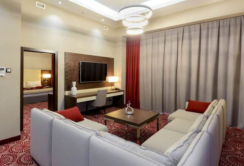 סוויטה נשיאותית, Senator