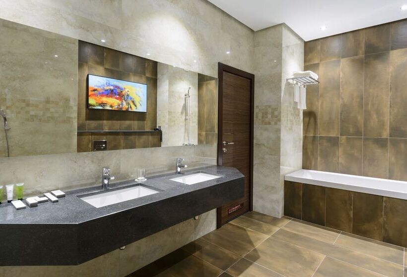 סוויטה נשיאותית, Senator