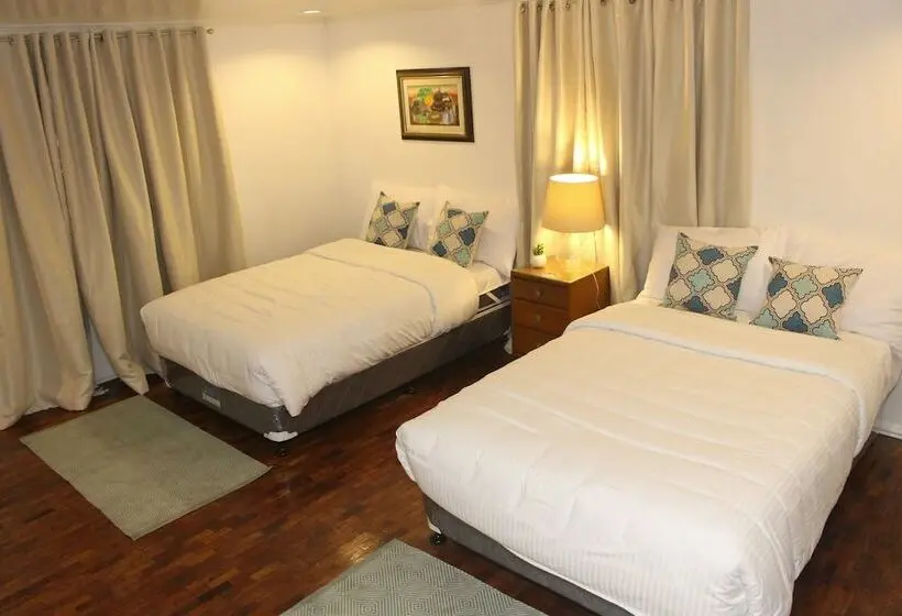 スーペリアの４人部屋, The White B&b Bacolod
