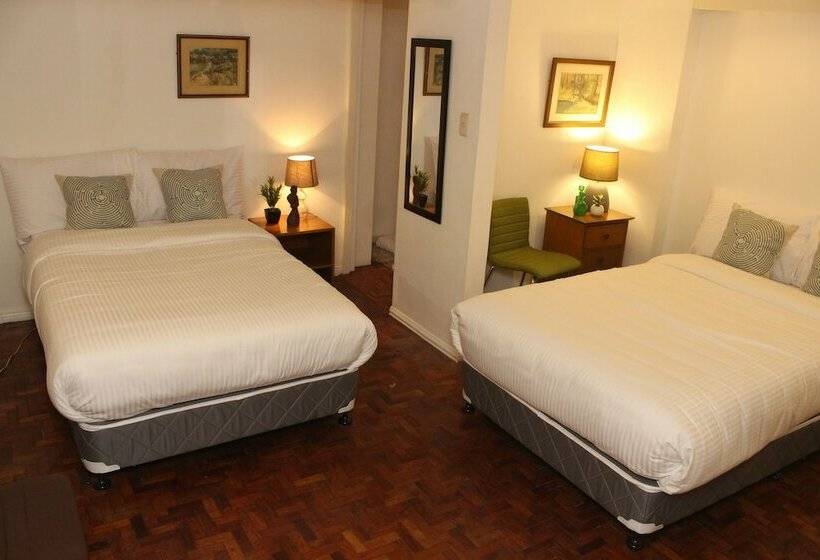 スーペリアの４人部屋, The White B&b Bacolod