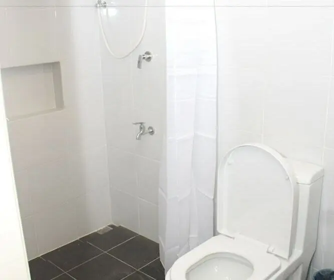 スタンダードルーム, The White B&b Bacolod
