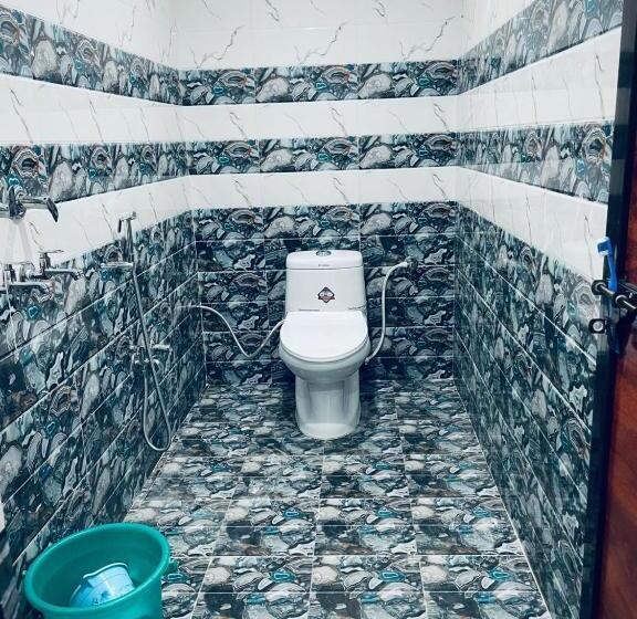 デラックスの４人部屋, Goroomgo Ayodhya Dham Guest House Ayodhya