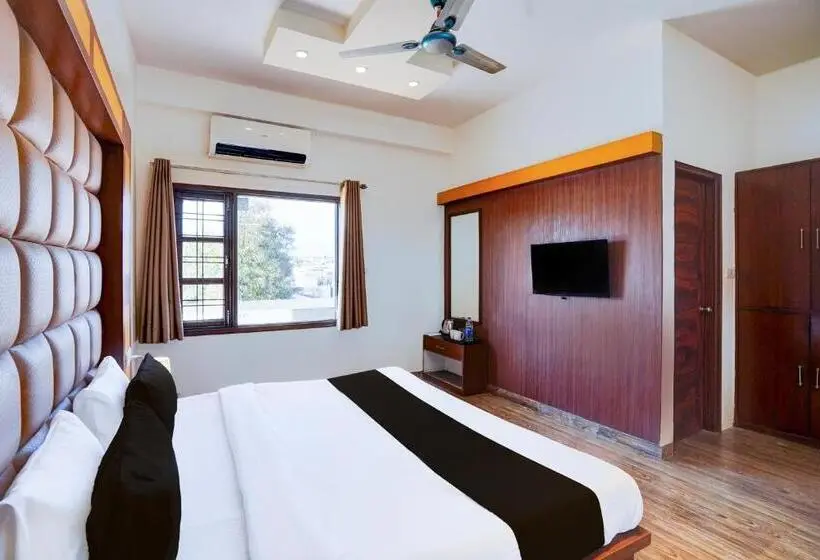 اتاق کلاسیک سه تخته, Super Townhouse Prince Chowk Near Railway Station