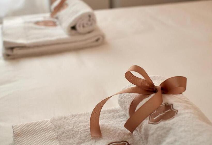 חדר סטנדרט עם מיטת קינג, Iulius Suite & Spa