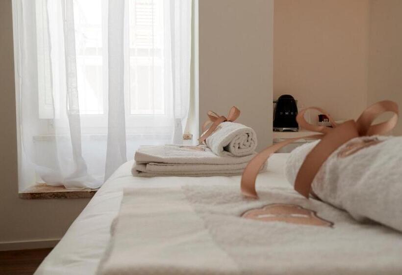 חדר סטנדרט עם מיטת קינג, Iulius Suite & Spa