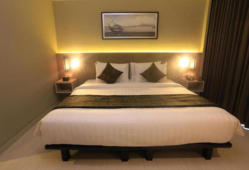 Номер Deluxe Вид на Бассейн, él Hotel Royale Banyuwangi