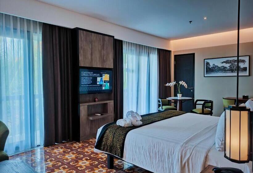 جناح جونيور, él Hotel Royale Banyuwangi