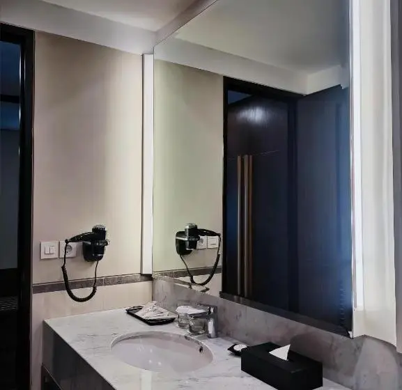 ジュニアスイート, él Hotel Royale Banyuwangi