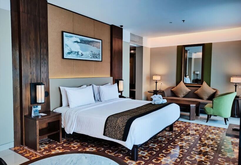 جناح جونيور, él Hotel Royale Banyuwangi