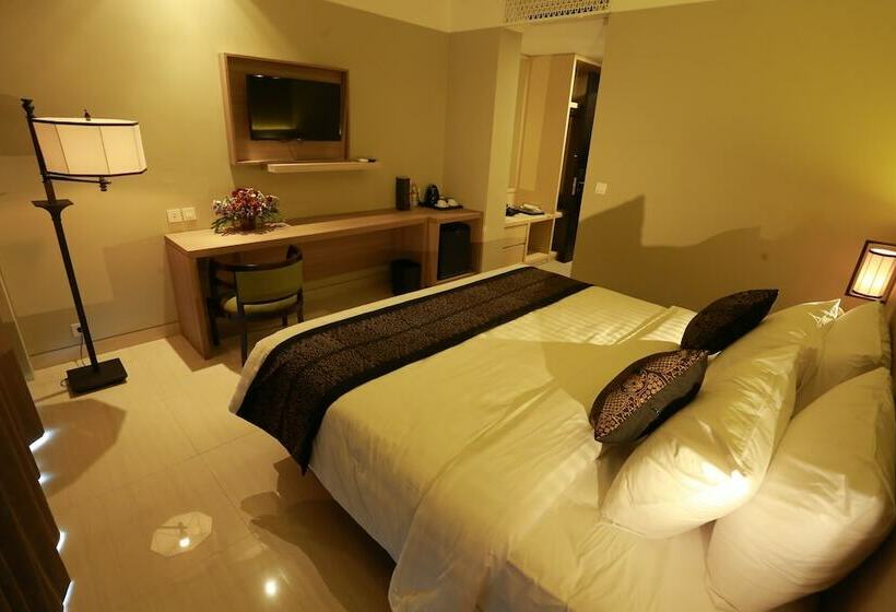 غرفة ديلوكس, él Hotel Royale Banyuwangi