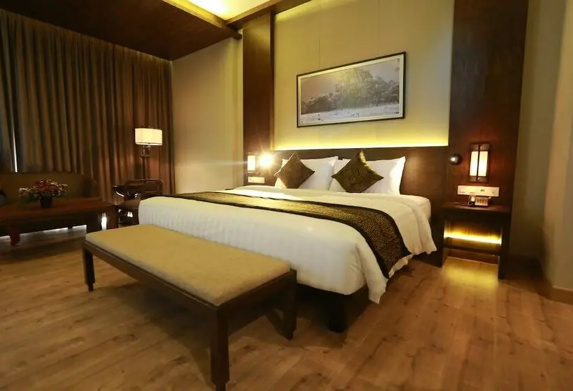 ビラホテル１ベッドルーム, él Hotel Royale Banyuwangi