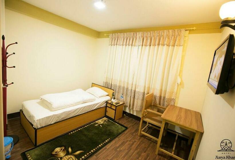 اتاق استاندارد یک نفره, Aarya Chaitya Inn