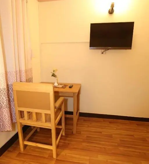اتاق استاندارد, Aarya Chaitya Inn