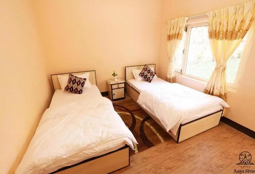 اتاق اکونومی با حمام مشترک, Aarya Chaitya Inn
