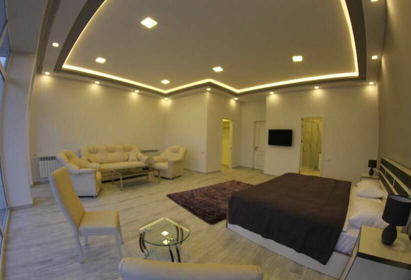 Suite met Uitzicht op het Zwembad, Adams